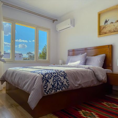 Royal Crown Hotel Giza Pyramids View Kafret el-Gabal Екстериор снимка