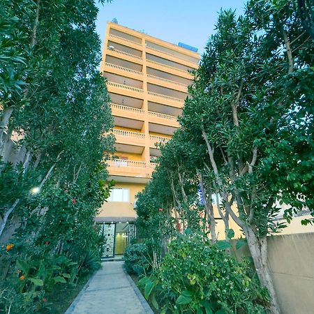 Royal Crown Hotel Giza Pyramids View Kafret el-Gabal Екстериор снимка