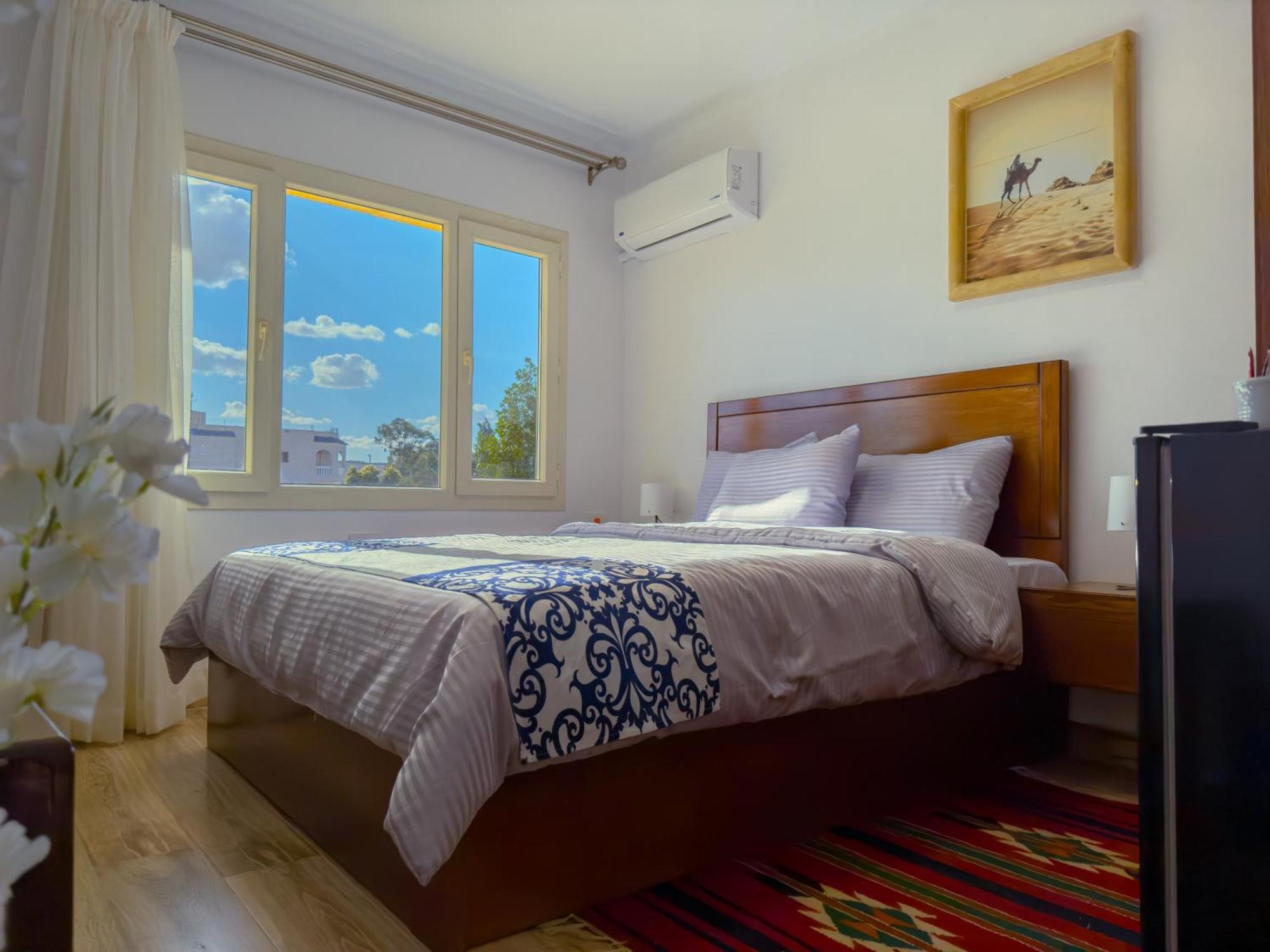 Royal Crown Hotel Giza Pyramids View Kafret el-Gabal Екстериор снимка