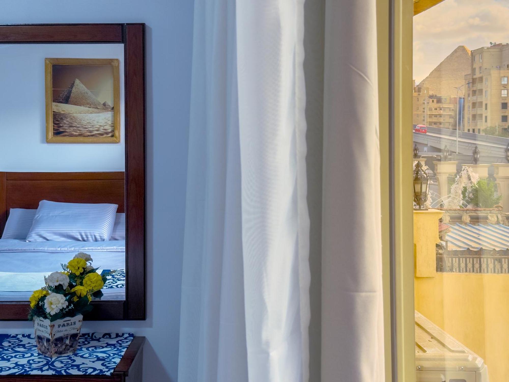 Royal Crown Hotel Giza Pyramids View Kafret el-Gabal Екстериор снимка