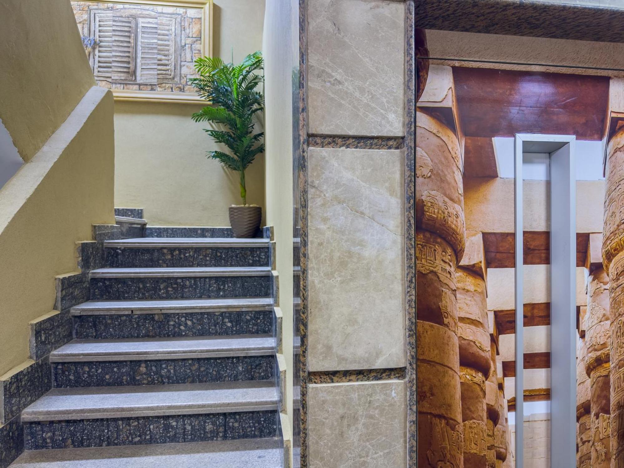 Royal Crown Hotel Giza Pyramids View Kafret el-Gabal Екстериор снимка
