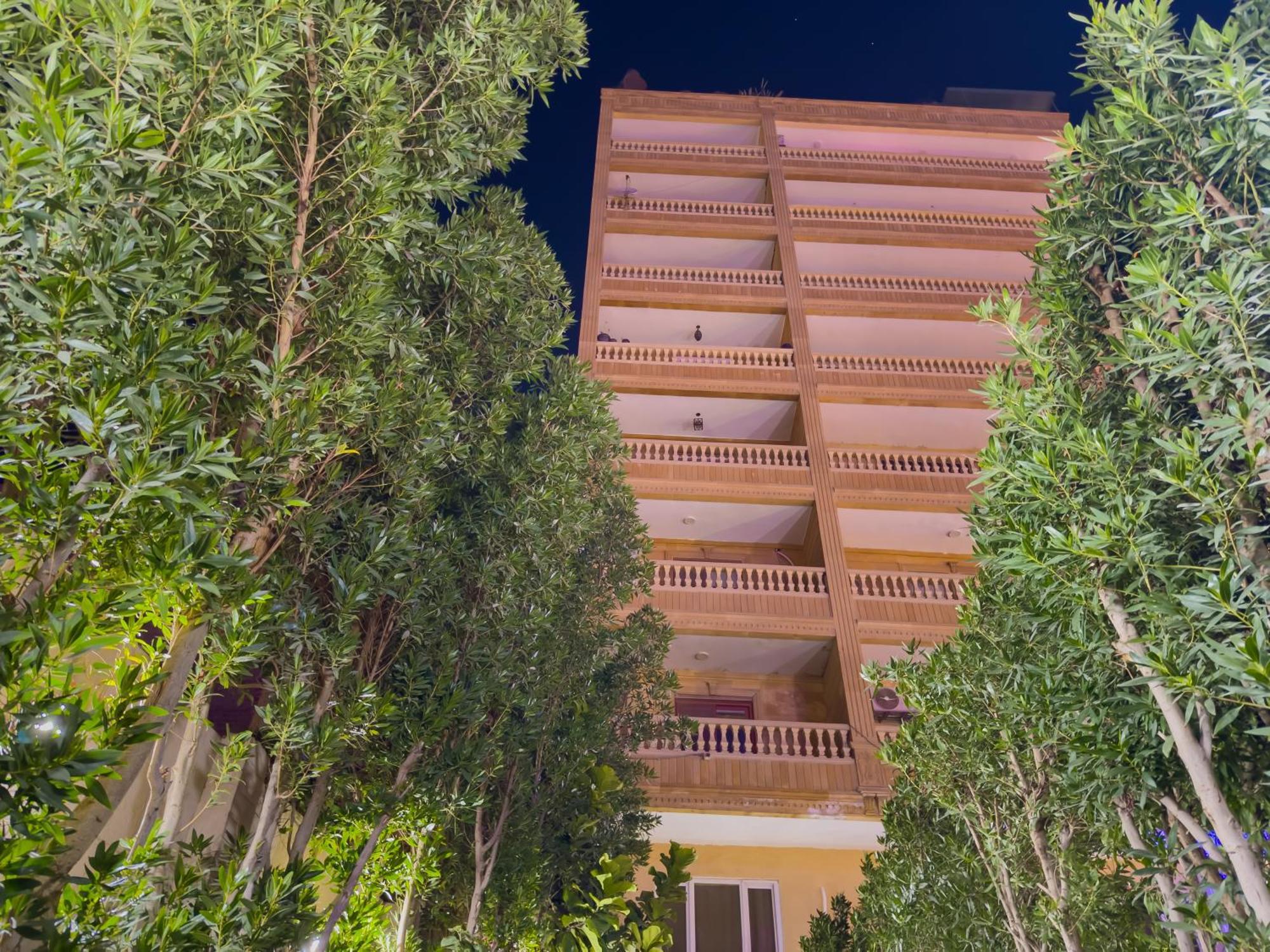 Royal Crown Hotel Giza Pyramids View Kafret el-Gabal Екстериор снимка