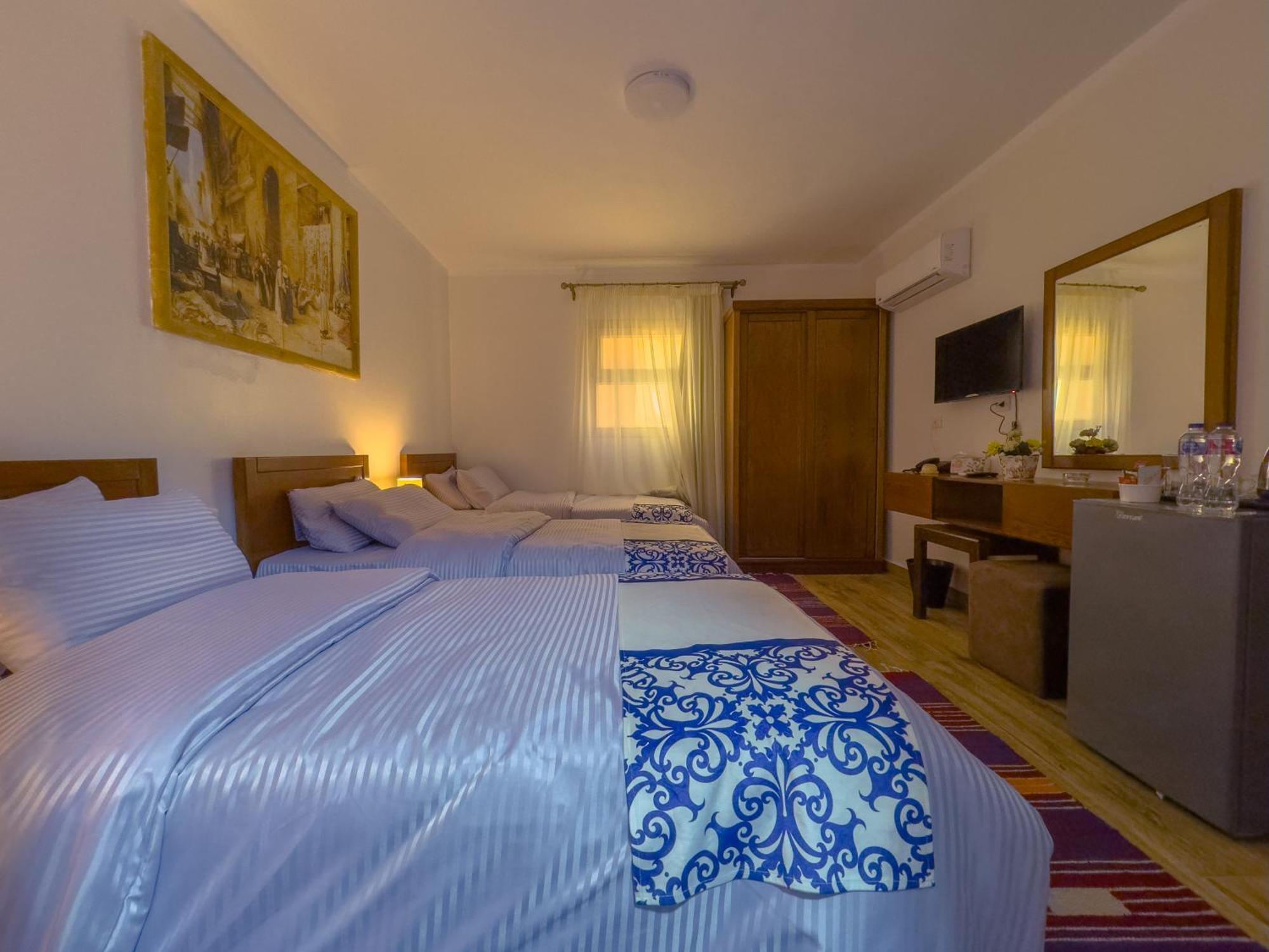 Royal Crown Hotel Giza Pyramids View Kafret el-Gabal Екстериор снимка