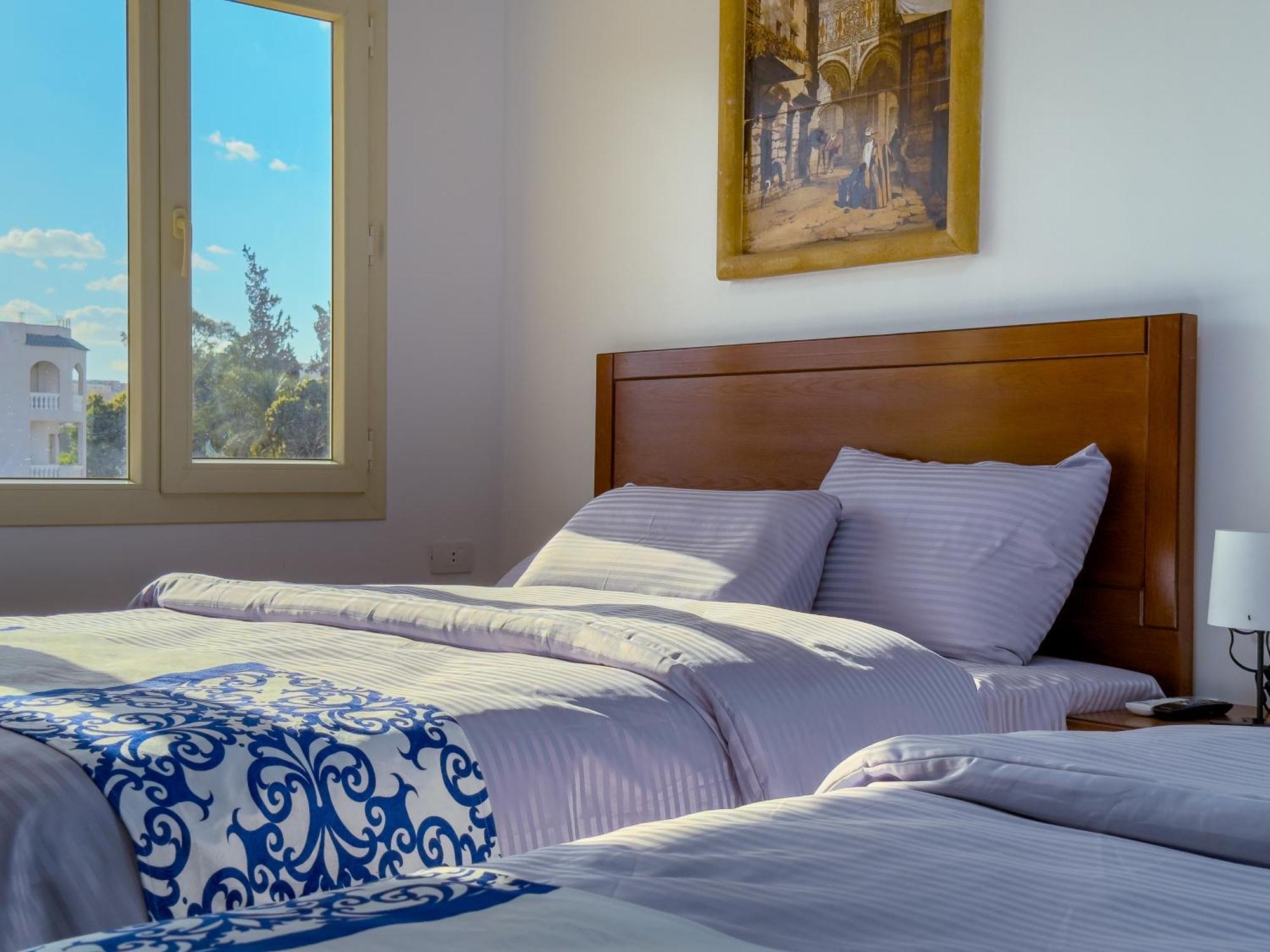Royal Crown Hotel Giza Pyramids View Kafret el-Gabal Екстериор снимка