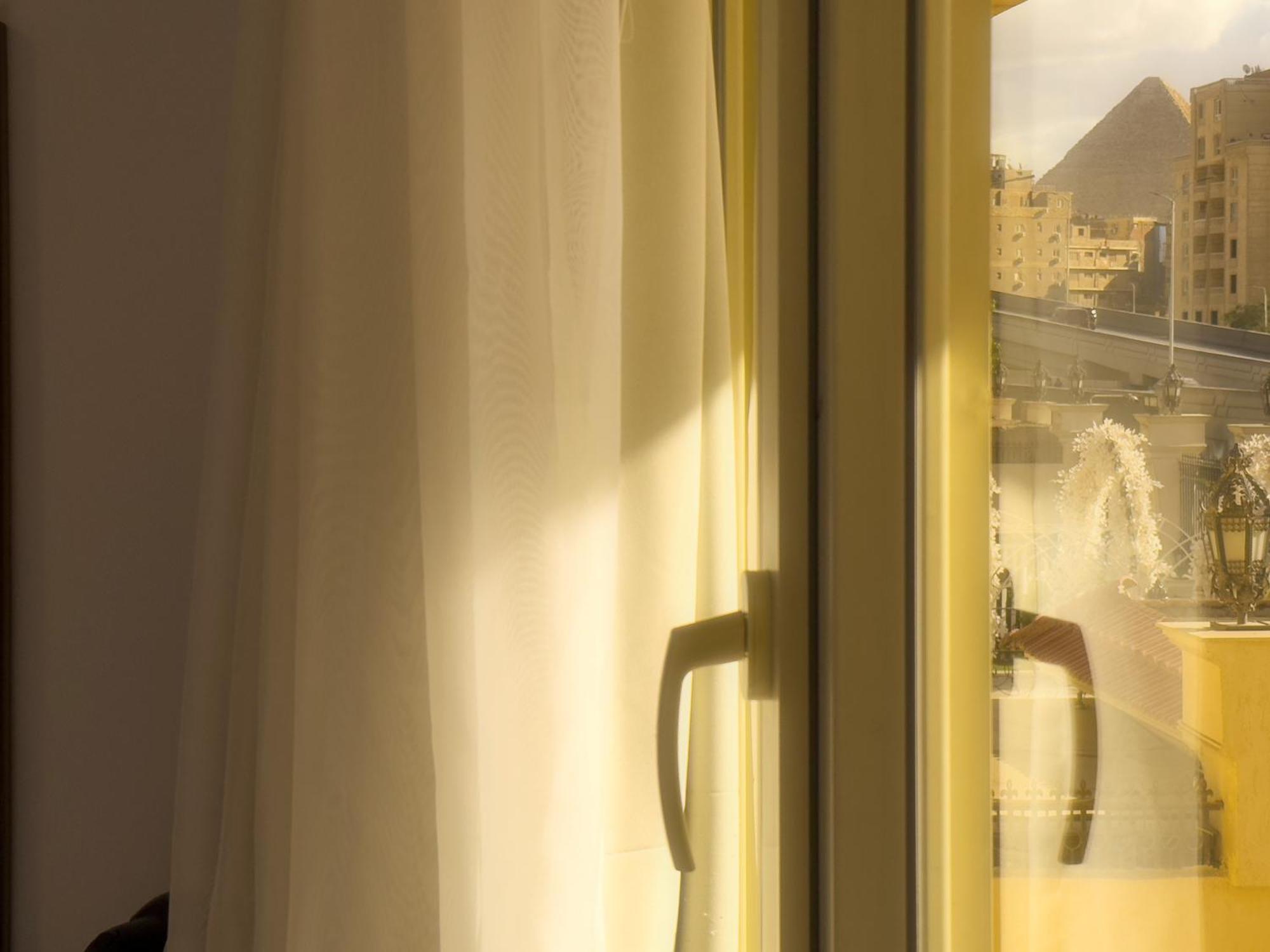 Royal Crown Hotel Giza Pyramids View Kafret el-Gabal Екстериор снимка