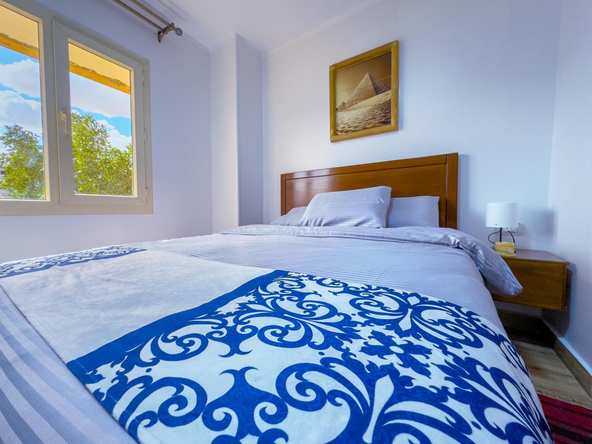 Royal Crown Hotel Giza Pyramids View Kafret el-Gabal Екстериор снимка
